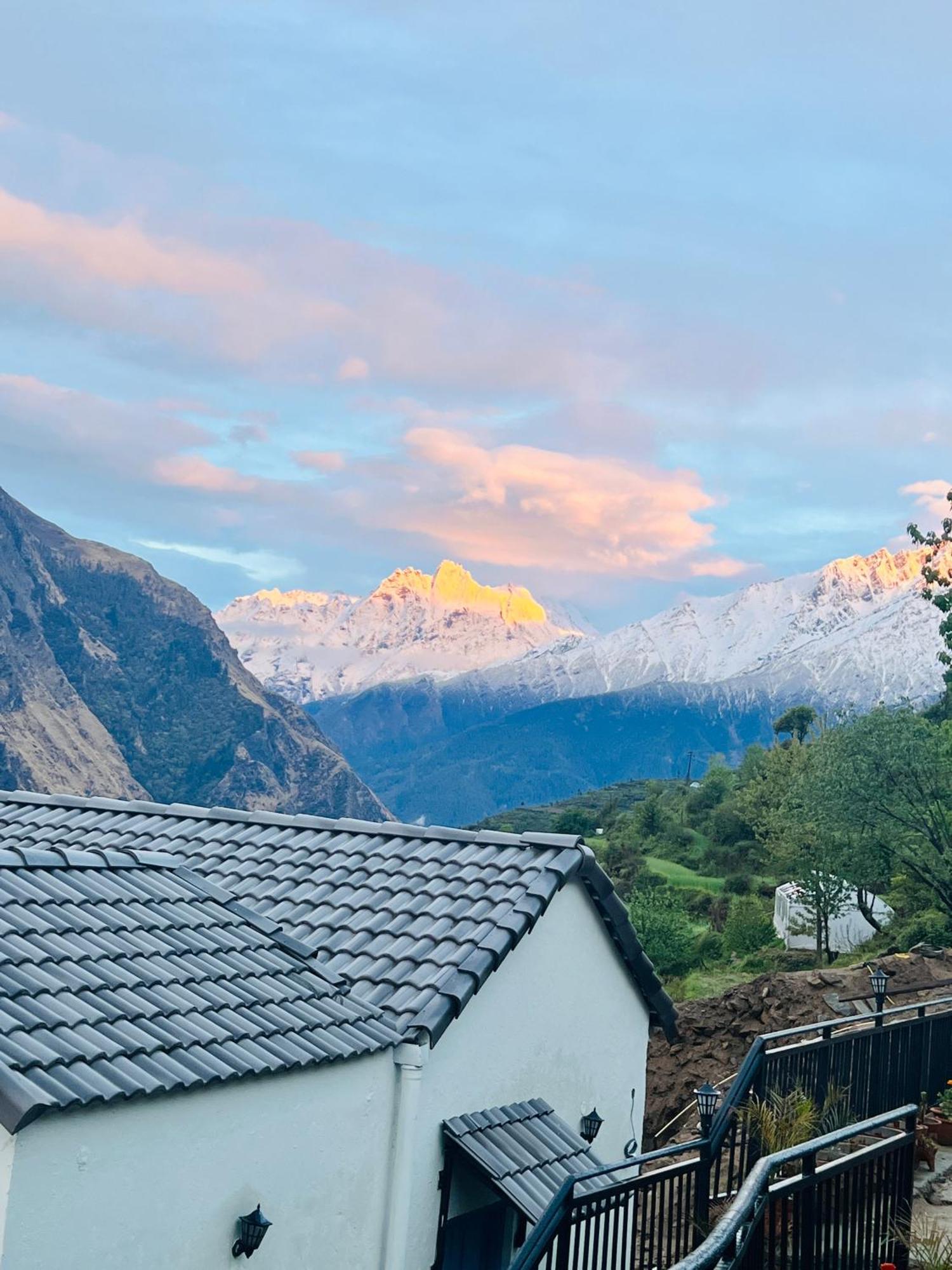 Faraway Cottages, Auli Joshimath Exterior photo